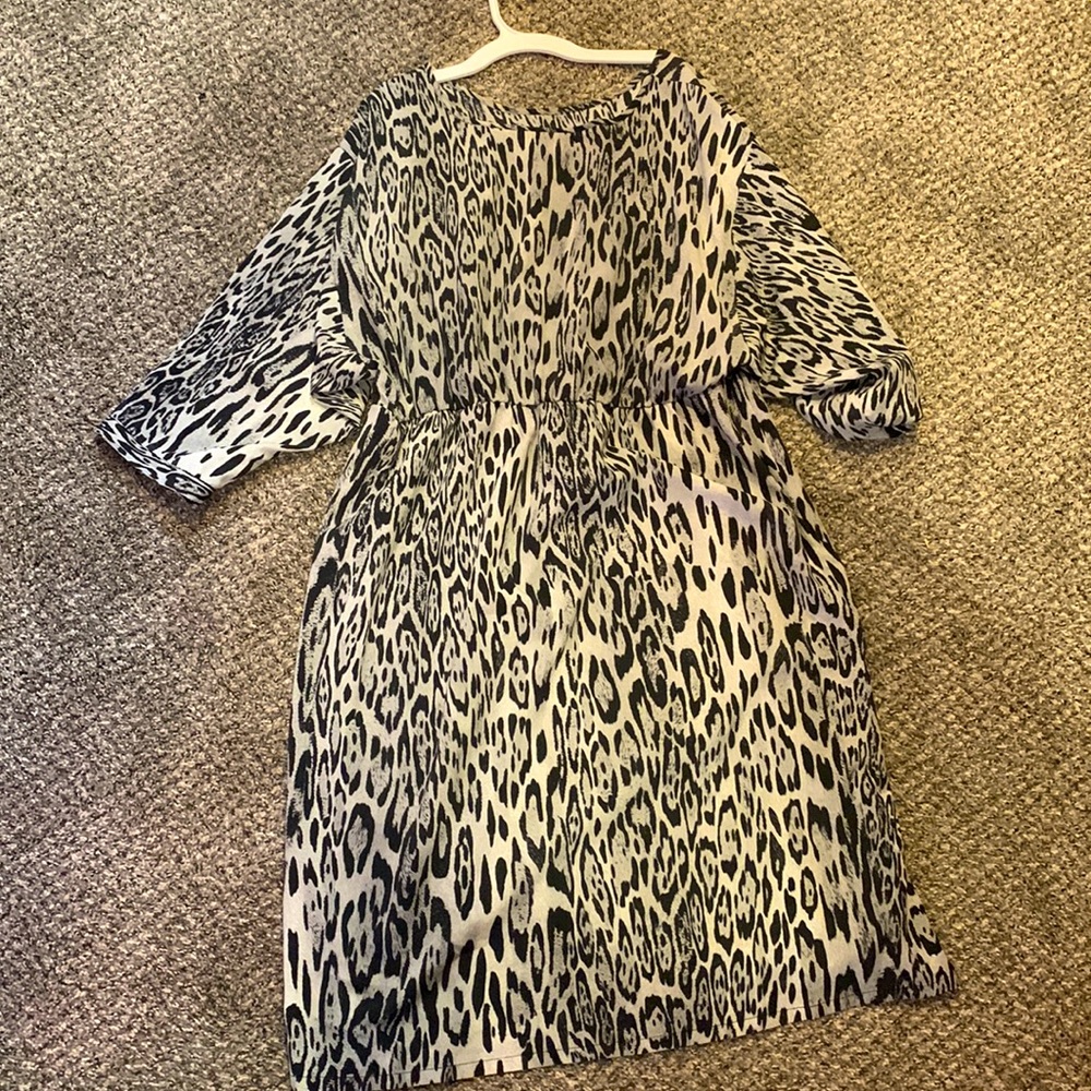 3/4 sleeve leopard print dress. SIZE 18.